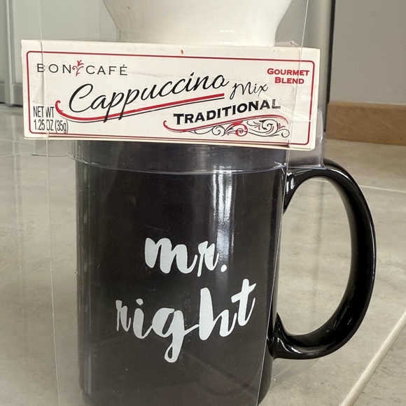 NWT Mr. and Mrs. Right Coffee Mug Set - Picture 3 of 3